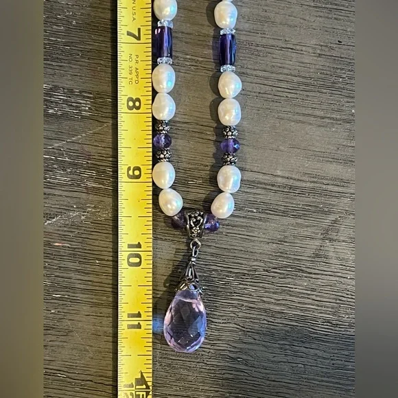 Large freshwater pearl necklace with purple glass beads and silver accents - Picture 7 of 14